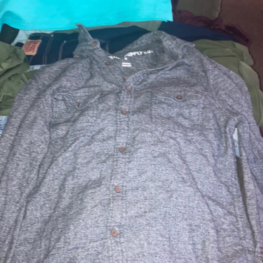 Button up - Picture 1 of 2